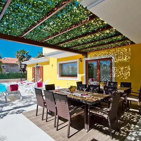 Star Ferienhaus *
